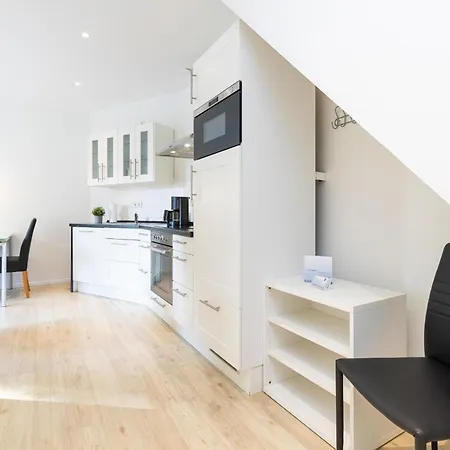 L5 - Lindenstrasse 1 - Feriendomizil Hollich *