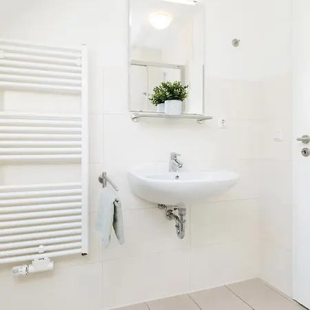 L5 - Lindenstrasse 1 - Feriendomizil Hollich