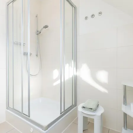 L5 - Lindenstrasse 1 - Feriendomizil Hollich Apartament